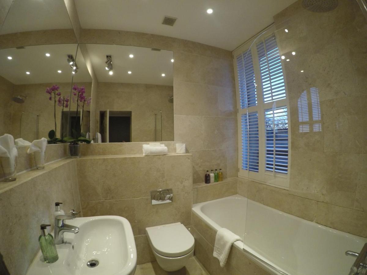Paradise House Bed & Breakfast Bath